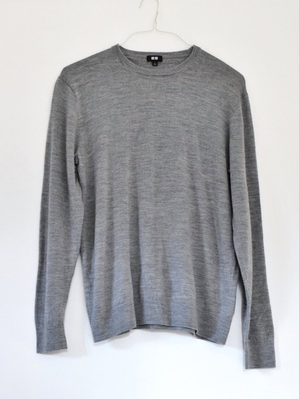 UNIQLO Pure New 100% Wool Grey Crew Neck Fine Knit Sweater | Size L